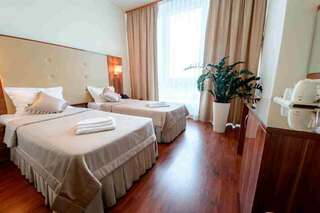 Гостиница Метрополис Сургут Двухместный номер «Комфорт» с 1 кроватью или 2 отдельными кроватями-3